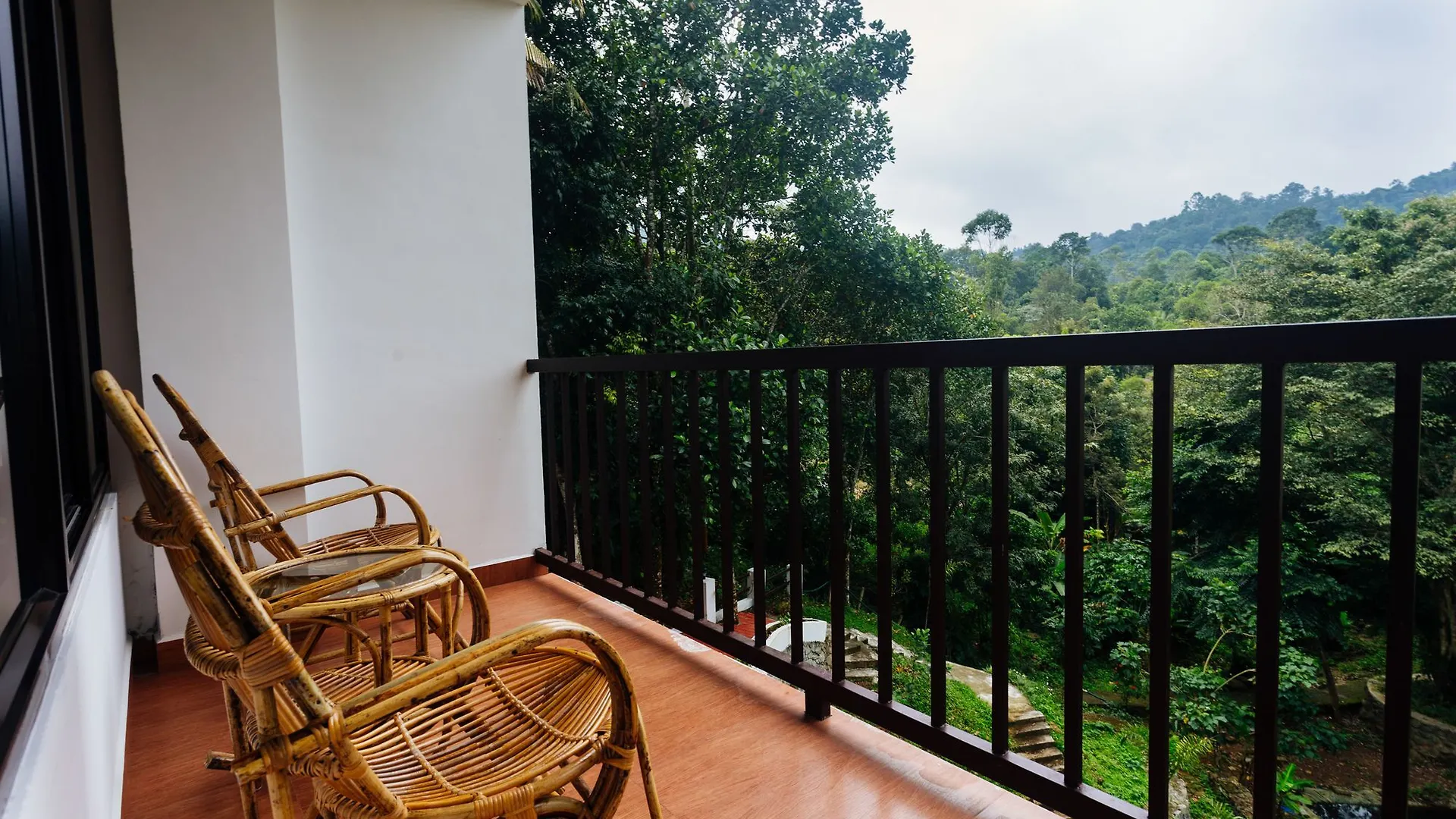 Oyo 9725 Hotel Misty River Munnar