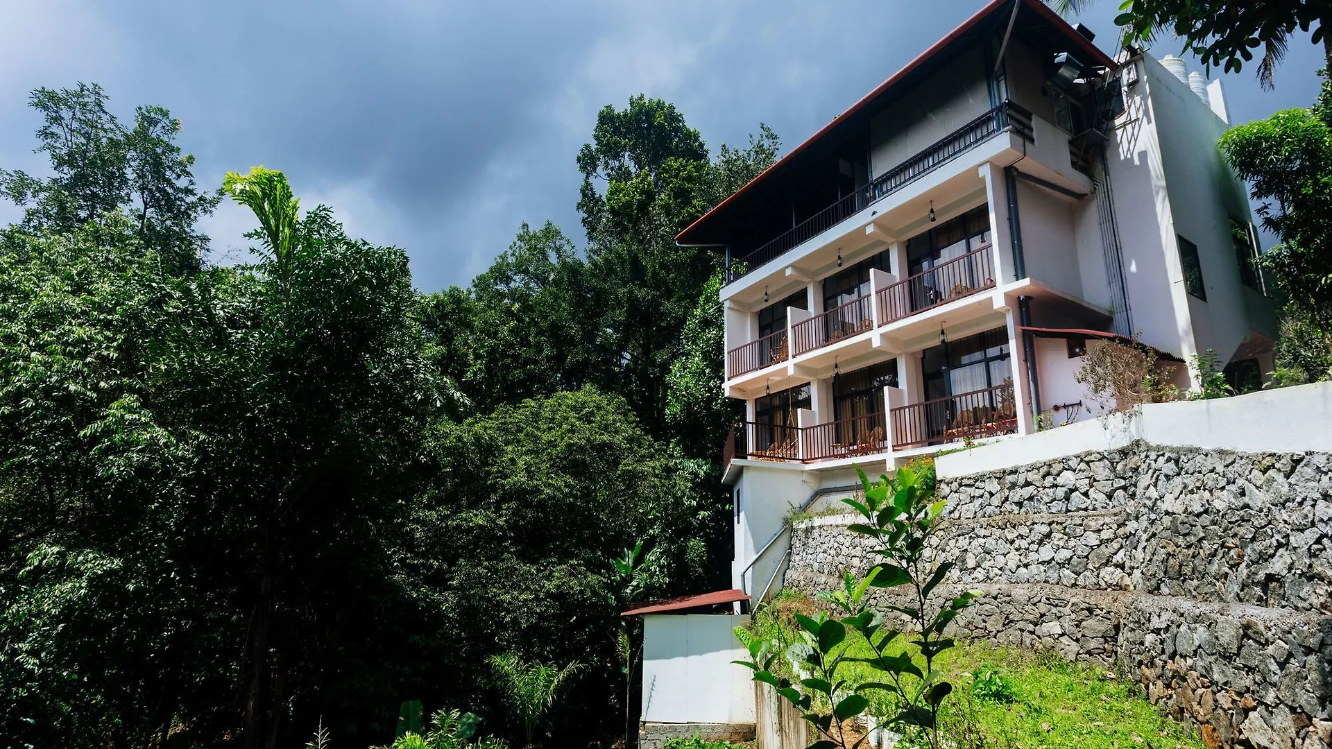 Oyo 9725 Hotel Misty River Munnar