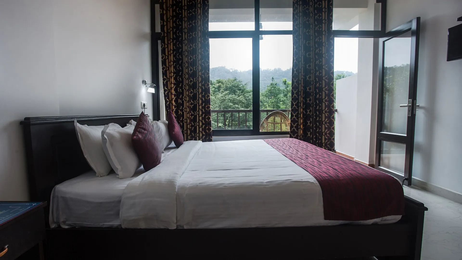Oyo 9725 Hotel Misty River Munnar 2*,  India